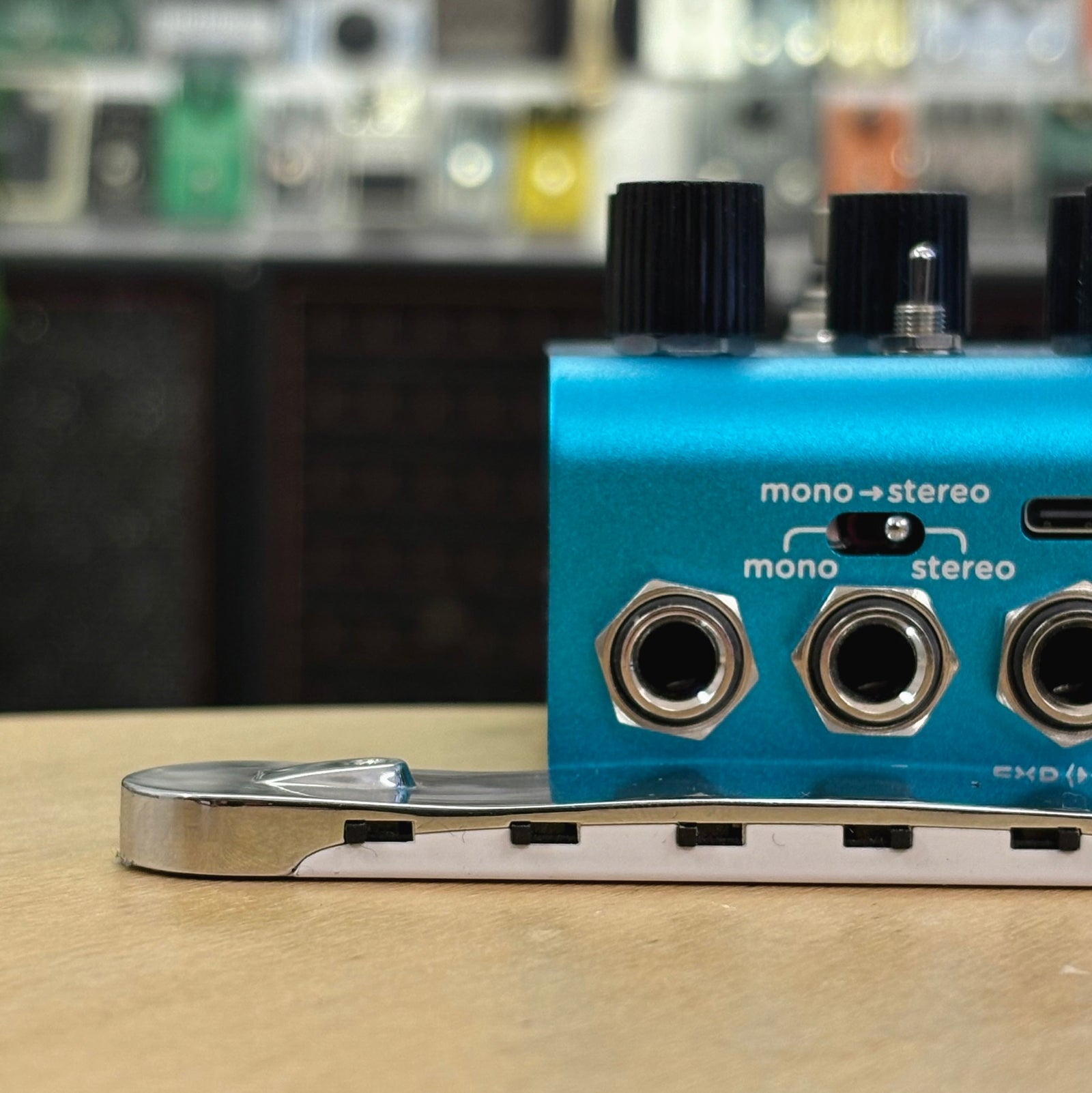 SubPro and Strymon Cloudburst's stereo input and output 